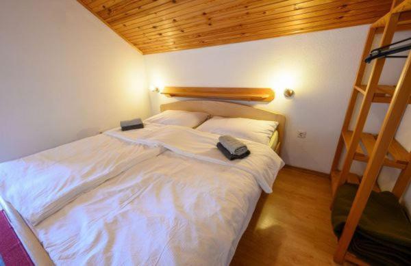 Guesthouse Mirko Hodak 셀리스테 드레즈니크 외부 사진